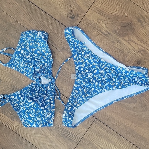 SHEIN Blue And White Ditsy Floral Bikini, Size Med - Picture 5 of 5